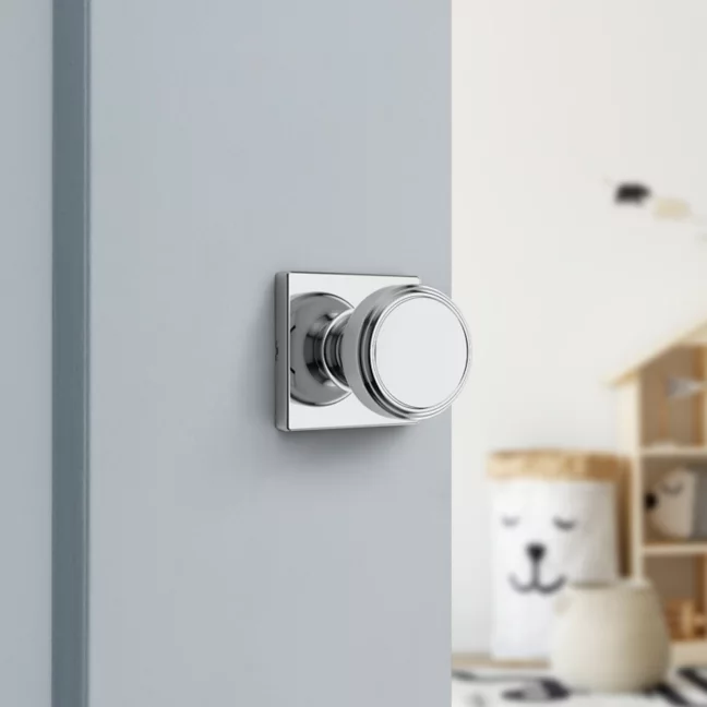 Kwikset - Maven Knob (Square) - Hall/Closet